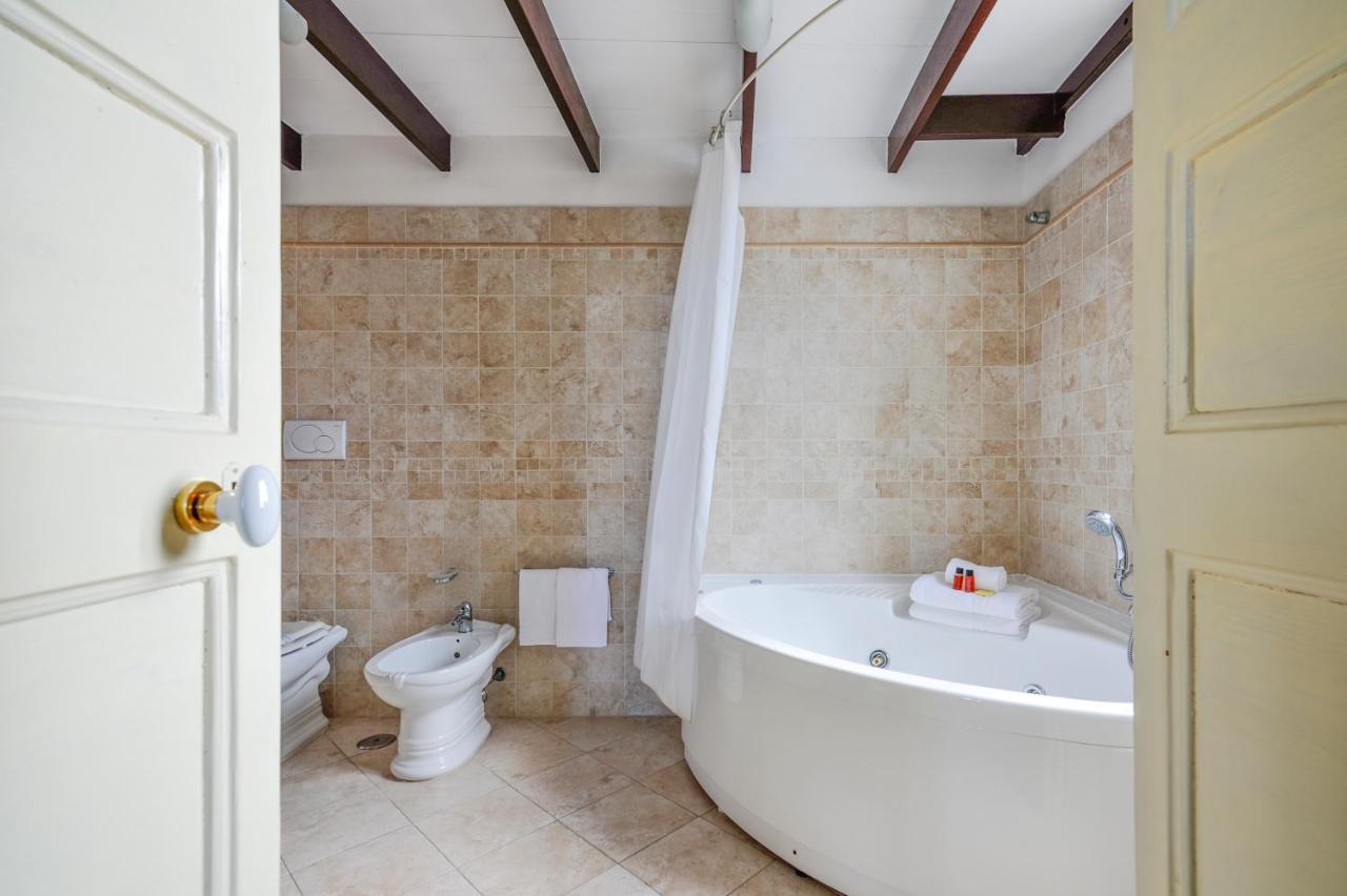 Castriota19 - Jacuzzi Room & Apartment Sit Lecce Ngoại thất bức ảnh
